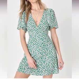 Lulus Gettin' Flirty Green Floral Print Flutter Sleeve Mini Dress - Size Medium